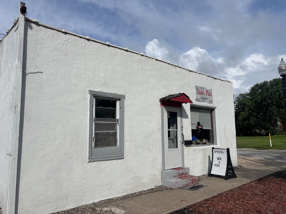 Banner Izola's Place 03